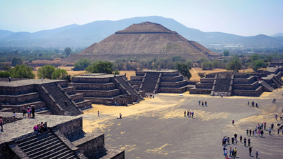 Salir temprano de la ciudad es crucial para evitar el denso tráfico matutino y tener tiempo suficiente en el destino.