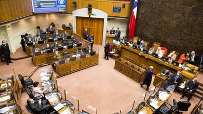 El Senado aprobó el nuevo feriado de Fiestas Patrias.