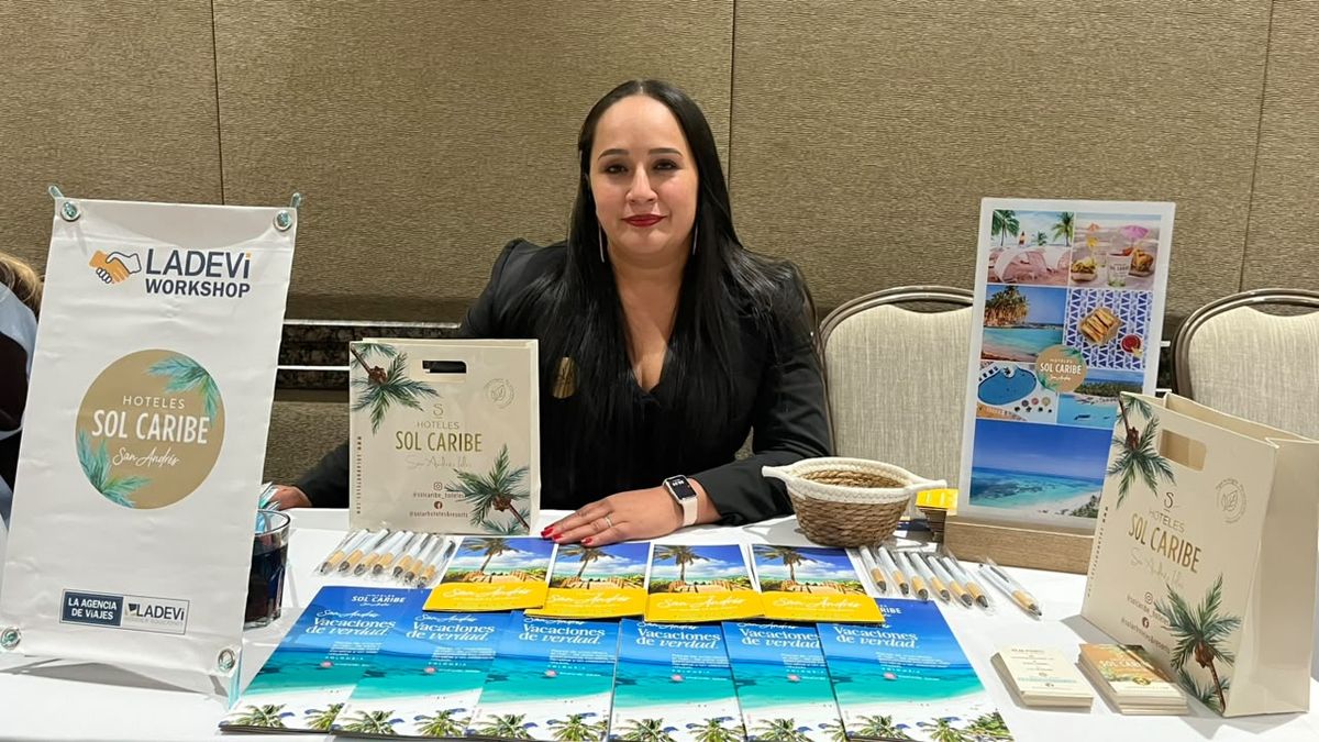 Pilar Puentes, ejecutiva comercial de Hoteles Sol Caribe, durante el Ladevi Workshop Bogotá 2026-2.