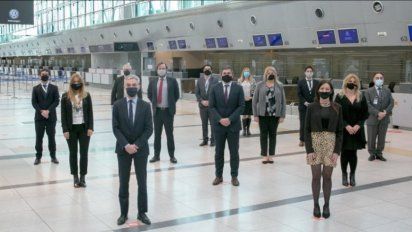 Mario Meoni, en primer lugar, junto a quienes participaron de la reunión en Ezeiza.