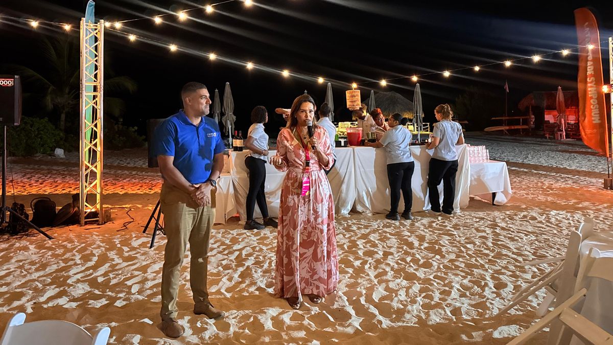 Cena de bienvenida en el Curazao Marriott Beach Resort. 