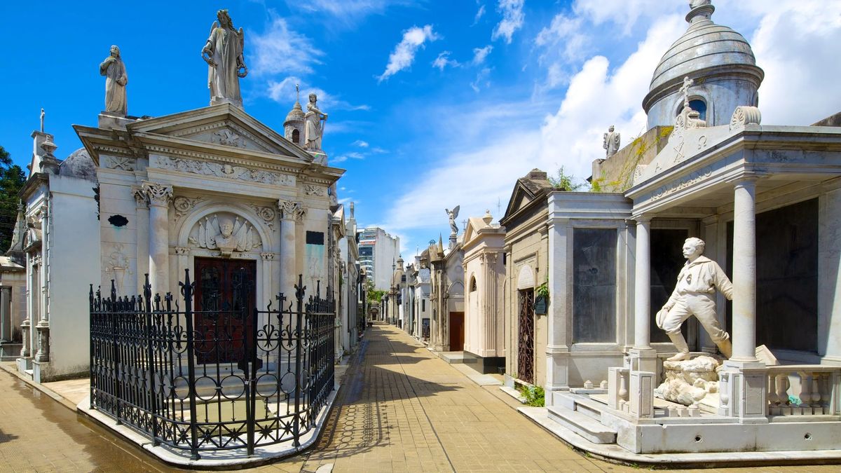 Halloween en Argentina: el Cementerio de Recoleta es un lugar destacado de Buenos Aires para visitar durante esta fecha. 