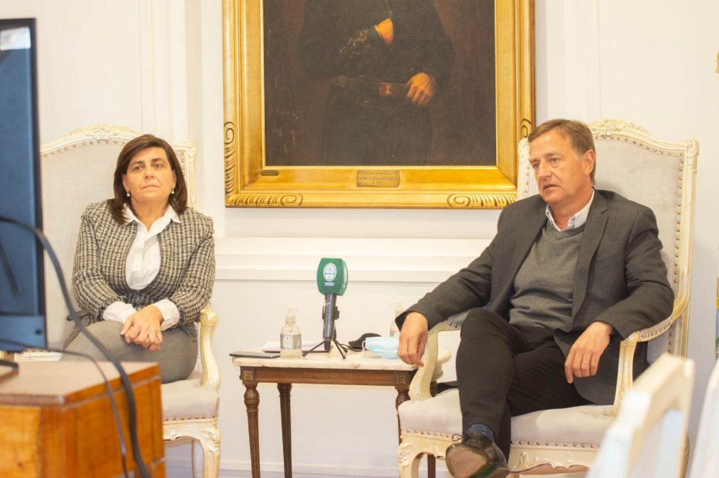 Mariana Juri,&nbsp;Rodolfo Su&aacute;rez y Mat&iacute;as Lammens; rubricaron el convenio.