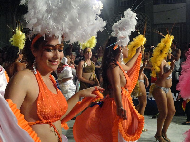 Febrero es sinónimo de carnaval en Uruguay.