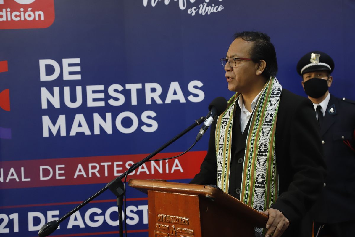 El titular del Mincetur, Roberto Sánchez, inauguró en Lima la Feria Nacional de Artesanía De Nuestras Manos, uno de los eventos más esperados en el país. - Ladevi Medios y Soluciones El titular del Mincetur, Roberto Sánchez, inauguró en Lima la Feria Nacional de Artesanía De Nuestras Manos, uno de los eventos más esperados en el país.