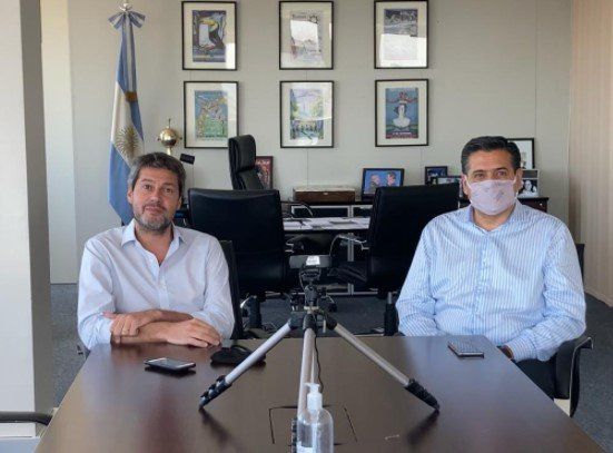 El ministro de Turismo y Deportes, Mat&iacute;as Lammens; junto al secretario ejecutivo del Inprotur, Ricardo Sosa.