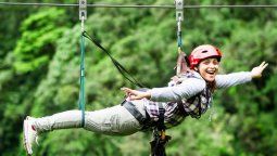 altText(El refugio natural de montaña que tiene la tirolesa más larga)}