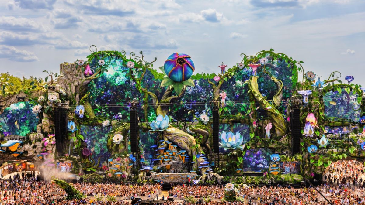 Los escenarios de Tomorrowland destacan por su diseño inmersivo, efectos visuales y shows de música electrónica en vivo. Los escenarios de Tomorrowland destacan por su diseño inmersivo, efectos visuales y shows de música electrónica en vivo.