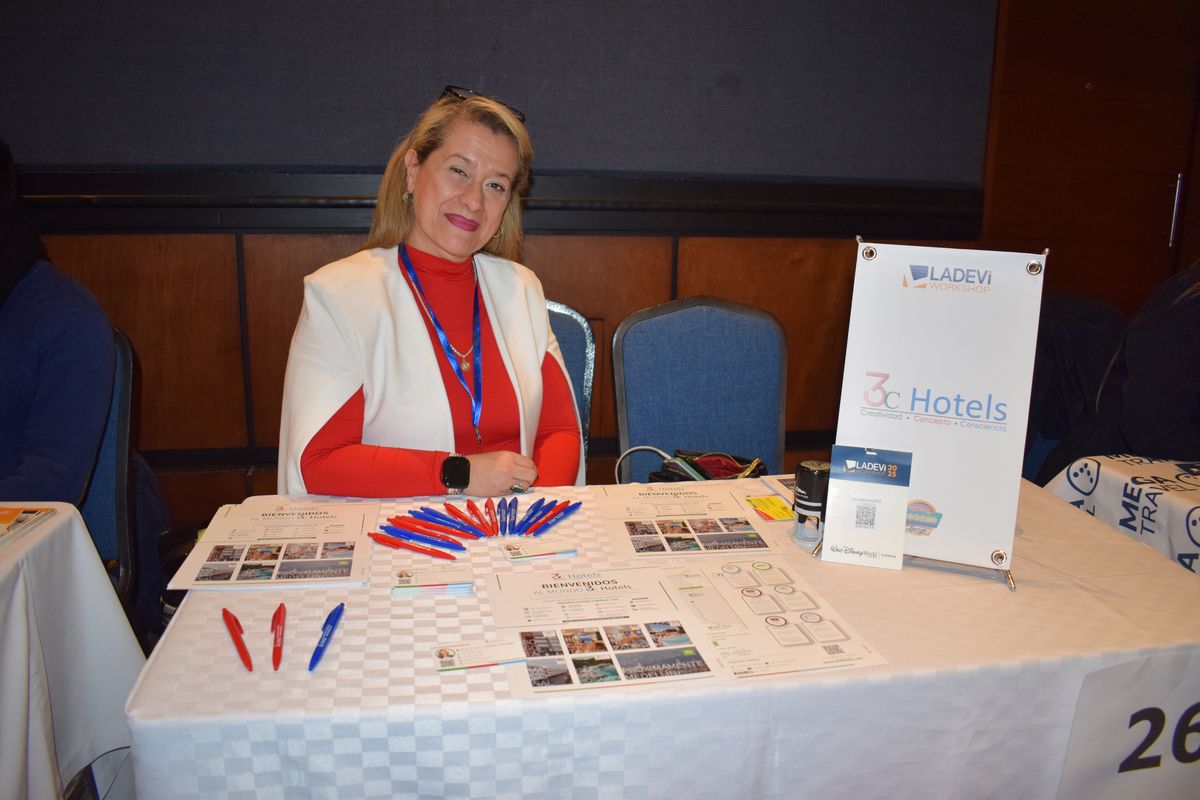 Gloria Issis López, Key Account de Tour & Travel para la cadena hotelera 3C Hotels en el Ladevi Workshop Bogotá.