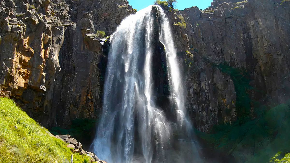 Conocé Manzano Amargo, el paraíso de la Patagonia que esconde 4 alucinantes cascadas.