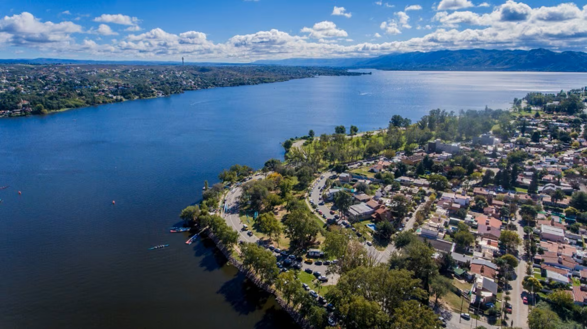 Verano 2026: Villa Carlos Paz es un cl&aacute;sico de C&oacute;rdoba para unas vacaciones tan tranquilas como entretenidas.&nbsp;