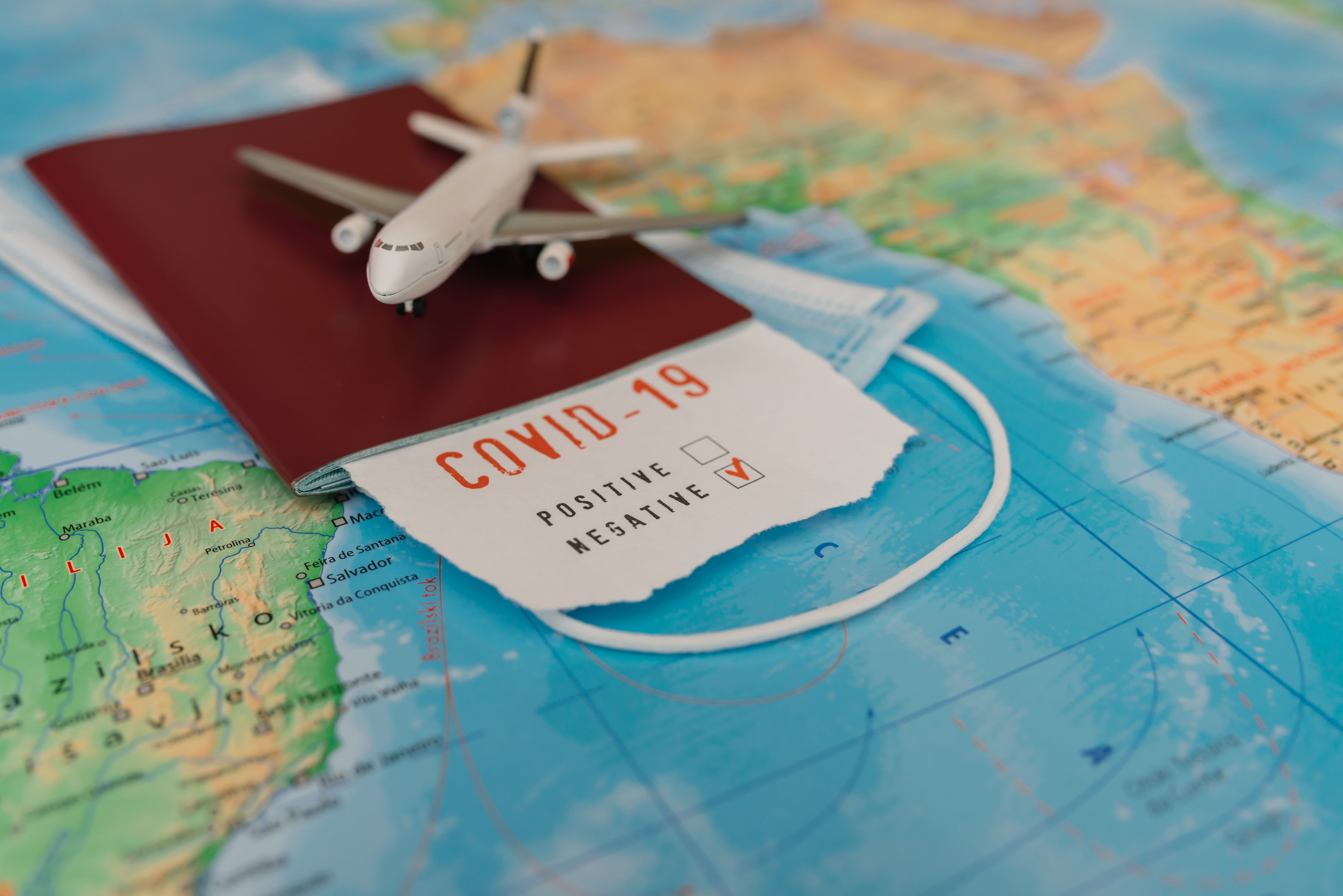 Con marchas y contramarchas se avanza en la eliminación de las restricciones de viaje debido al Covid-19.