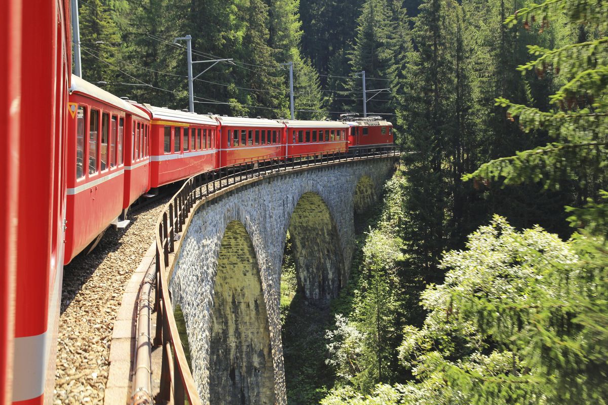 De acuerdo a la encuesta global de Booking.com, en el último año uno de cada cinco eligió viajar en tren en lugar de automóvil para distancias más largas.