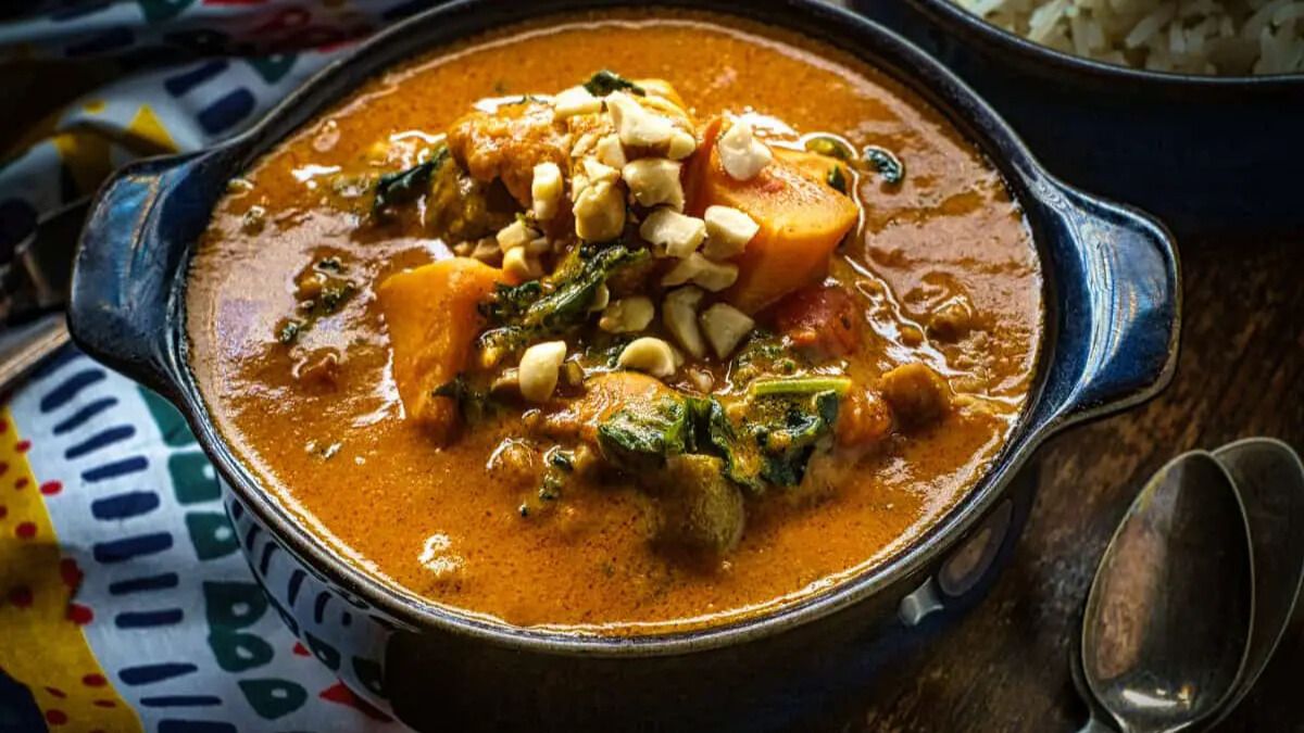 Sopa de pimientos, un delicioso plato caliente de Barbados. 