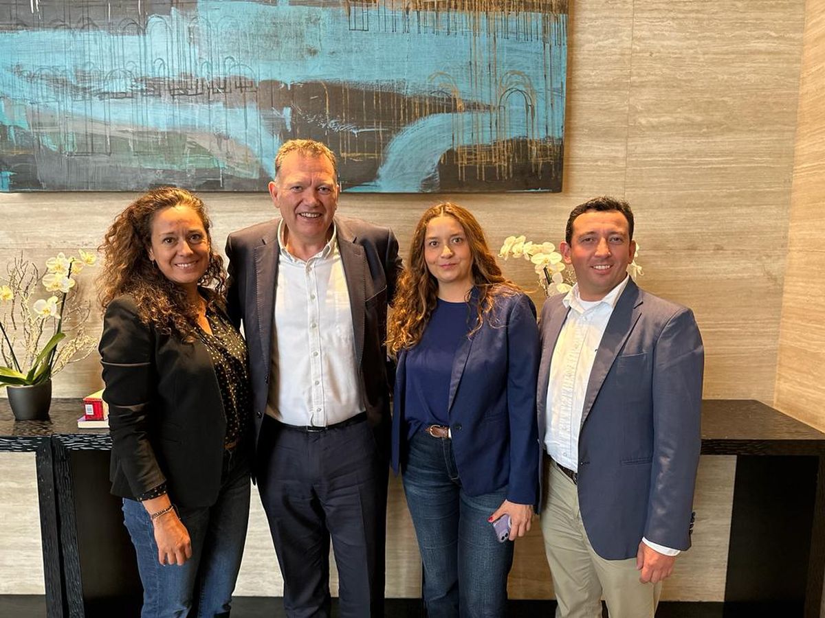 Ana María Ramirez, ejecutiva de cuenta; Alfonso Rodríguez, director general de Ventas Sudamérica Hispana; Angela Ramirez, directora comercial para Colombia; y Juan Carlos Murcia, ejecutivo de cuenta de Lufthansa Group.