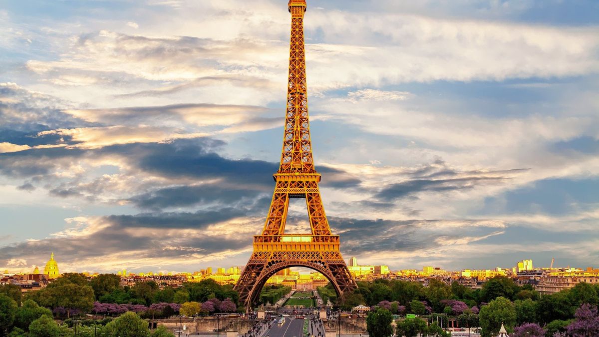 Reabre la Torre Eiffel, tras haber estado 9 meses cerrada