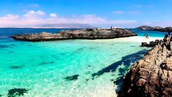 Descubre las paradisiacas playas que ofrece Bahía Inglesa