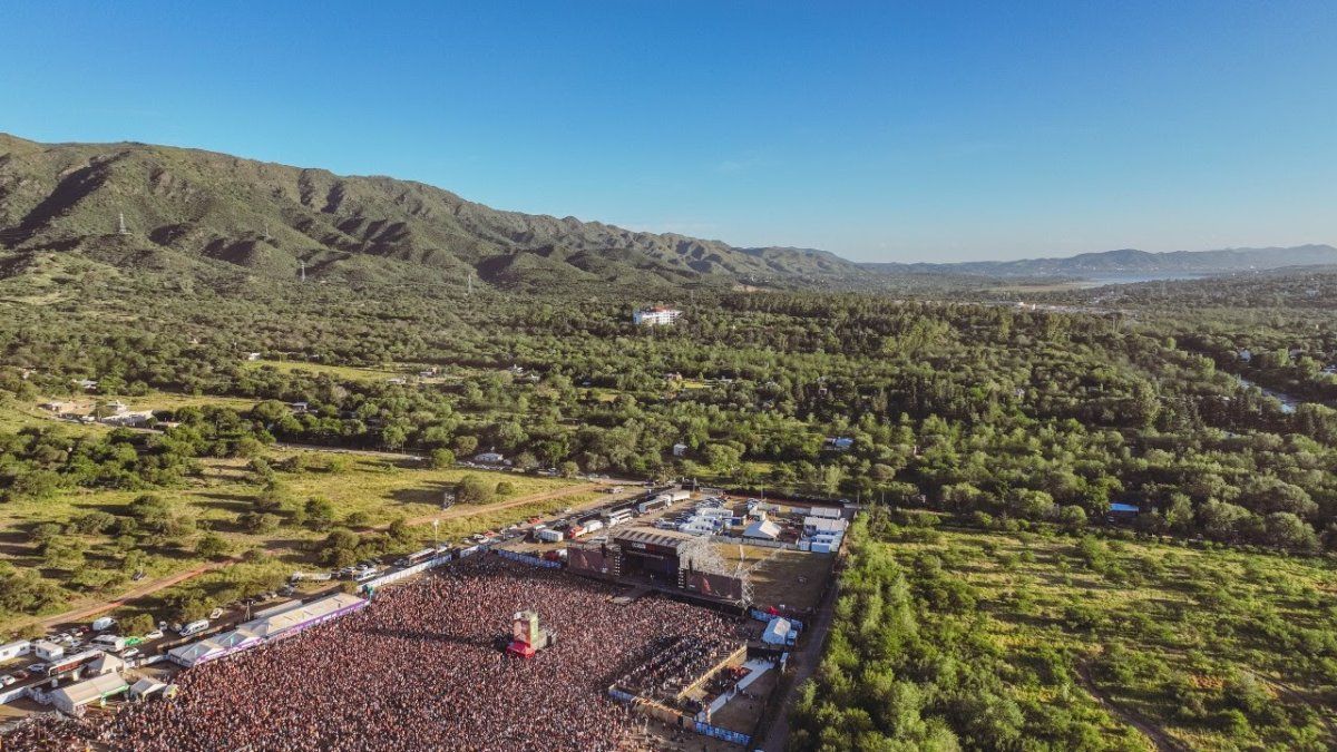 Descubrí estas 3 increíbles localidades de Córdoba para hospedarte en el Cosquín Rock 2025.