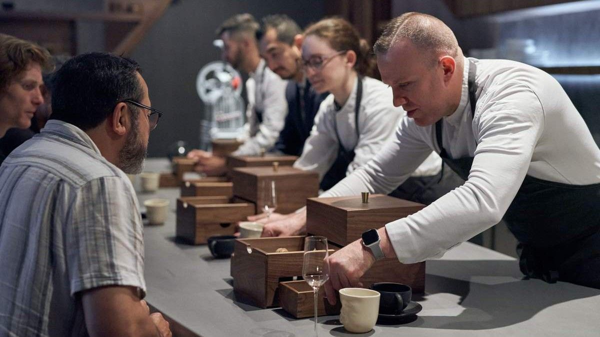 Opciones para disfrutar la ciudad entre partidos y recorridos. Opciones para disfrutar la ciudad entre partidos y recorridos.