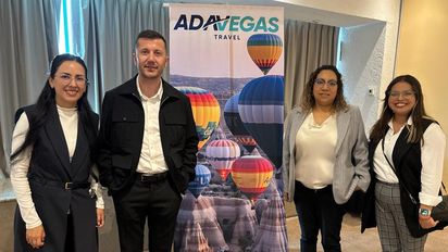 El equipo de Ada Vegas Travel, encabezado por Murat Kuccuk, y Beatriz Andrade de Turkish Airlines.