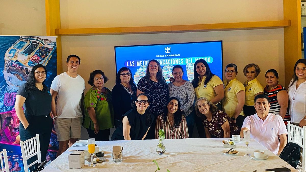 Agentes de viajes capacitados por Le Blanc Tours y Royal Caribbean.