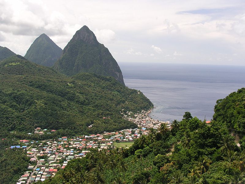 Saint Lucia está bendecida por selvas y montañas.