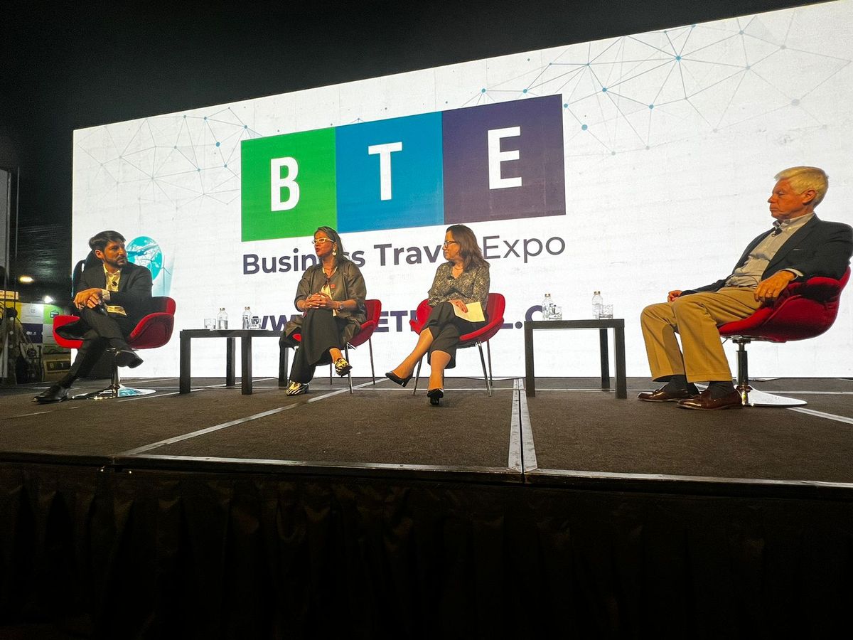 El panel de expertos debatió acerca de cómo reposicionar a Chile como destino MICE. - Ladevi Medios y Soluciones El panel de expertos debatió acerca de cómo reposicionar a Chile como destino MICE.