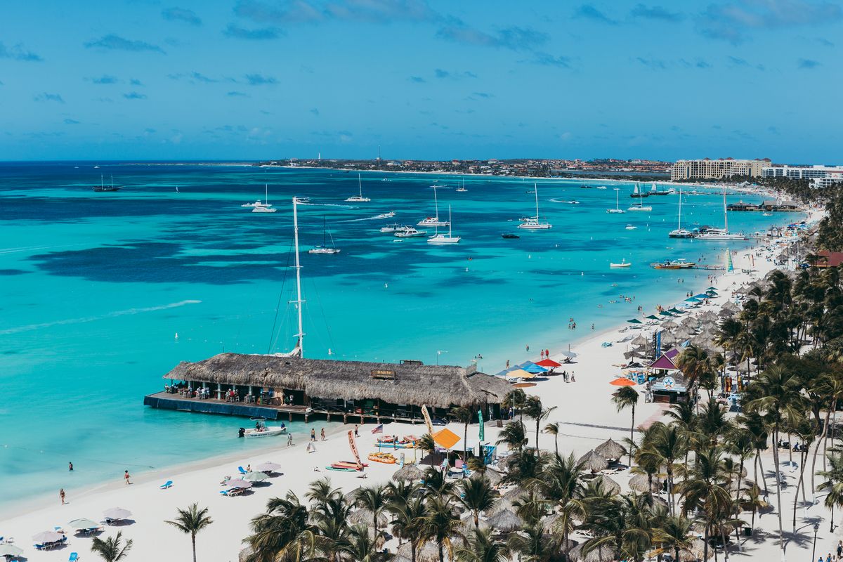 Latam Airlines abrirá una nueva frecuencia para conectar de mejor manera Sudamérica con los encantos de Aruba. - Ladevi Medios y Soluciones Latam Airlines abrirá una nueva frecuencia para conectar de mejor manera Sudamérica con los encantos de Aruba.