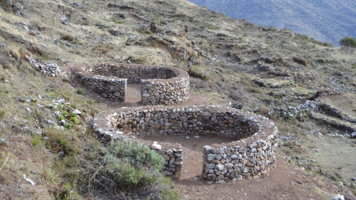 Mincul declaró al complejo Llactaraccay, ubicado en Cusco, como patrimonio de la nación debido a ser considerado un referente de la arqueología peruana. - Ladevi Medios y Soluciones Mincul declaró al complejo Llactaraccay, ubicado en Cusco, como patrimonio de la nación debido a ser considerado un referente de la arqueología peruana.