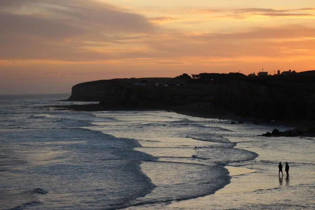 Los atardeceres en Chapadmalal son increíbles vistos desde los acantilados