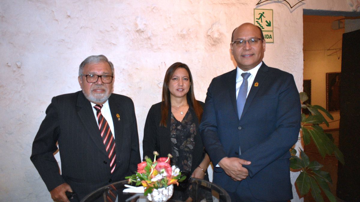 Juan Santana, Susan Gáldos, Enrique Santana.