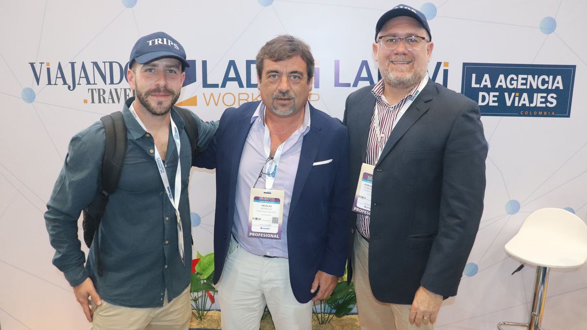 José Alarcon, director comercial de Trips DMC de República Dominicana y su equipo en el stand de Ladevi. - Ladevi Medios y Soluciones José Alarcon, director comercial de Trips DMC de República Dominicana y su equipo en el stand de Ladevi.