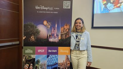 Regina Osuna, especialista en Entrenamiento de Disney Destinations, presentó los destinos WaltDisney World Resort en Florida y Disney Cruise Line.
