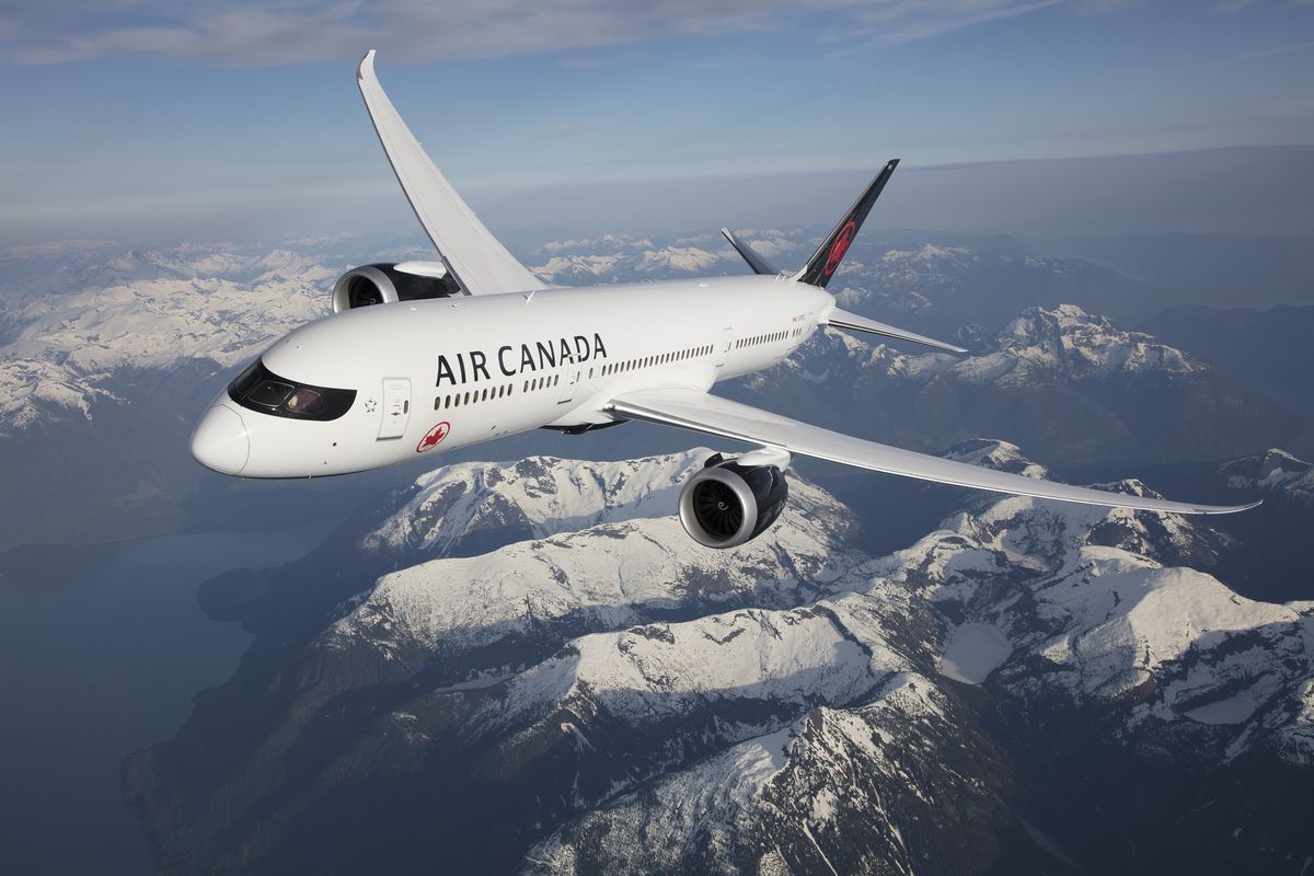 Air Canada opera las rutas de largo alcance con modernas aeronaves Boeing B-787-9.