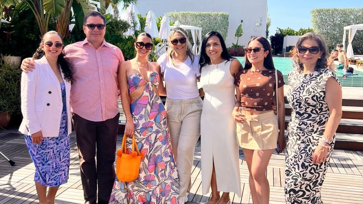 Beatriz Cárcamo, Leisure Sales Manager of The Palm Beaches; Luis Fernando Aparicio, gerente general de Viajar Ltda; Jessica Sánchez, coordinadora comercial Colombia y Ecuador; Johana Ruiz, gerente general de Innova Travel; Sandra Martínez, directora de Operaciones de BCD Travel Depot; María Paula Sánchez, coordinadora de Producto de Bestravel y Ana María Caicedo, gerente de Cuentas de Turismo de Aviareps.