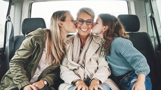 Celebrar el Día de la Madre viajando por Colombia es una forma especial de agradecer con paisajes, cultura y momentos inolvidables.