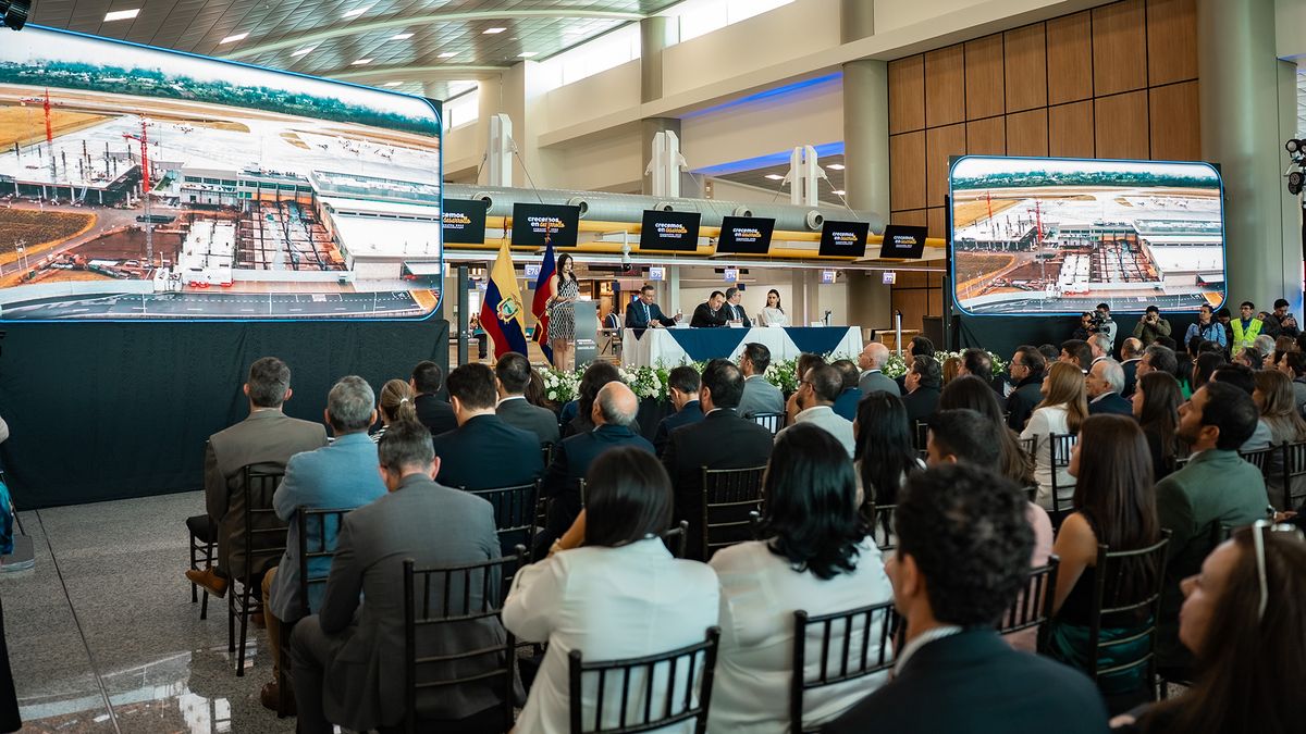 Acto de inauguración de expansión de Aeropuerto Internacional Mariscal Sucre. Acto de inauguración de expansión de Aeropuerto Internacional Mariscal Sucre.