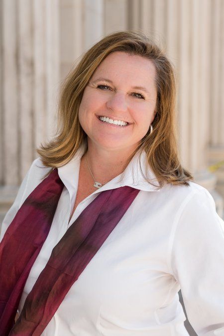 Liz Birdsall, gerenta de Mercado Internacional de la Oficina de Turismo de Colorado.