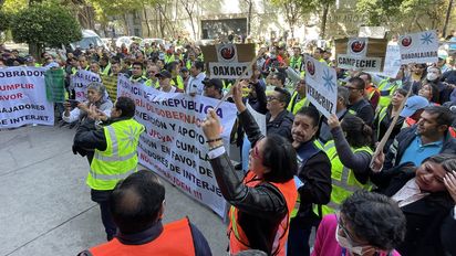 Trabajadores sindicalizados de Interjet protestaron para exigir justicia y el pago de sus salarios.