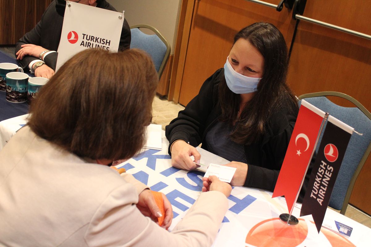 Turkish Airlines presentando su rutas durante el Workshop en Bogotá