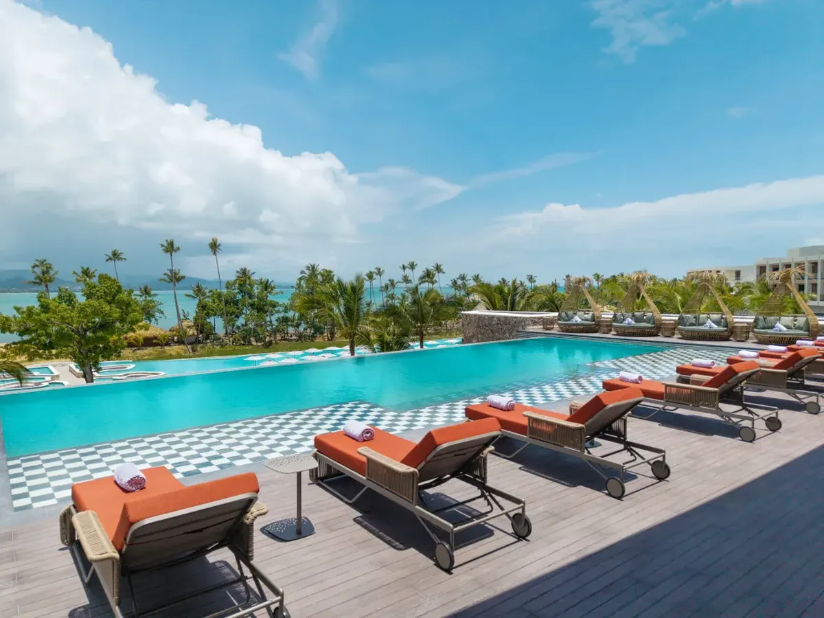 Piscina infinita Royal Palm.