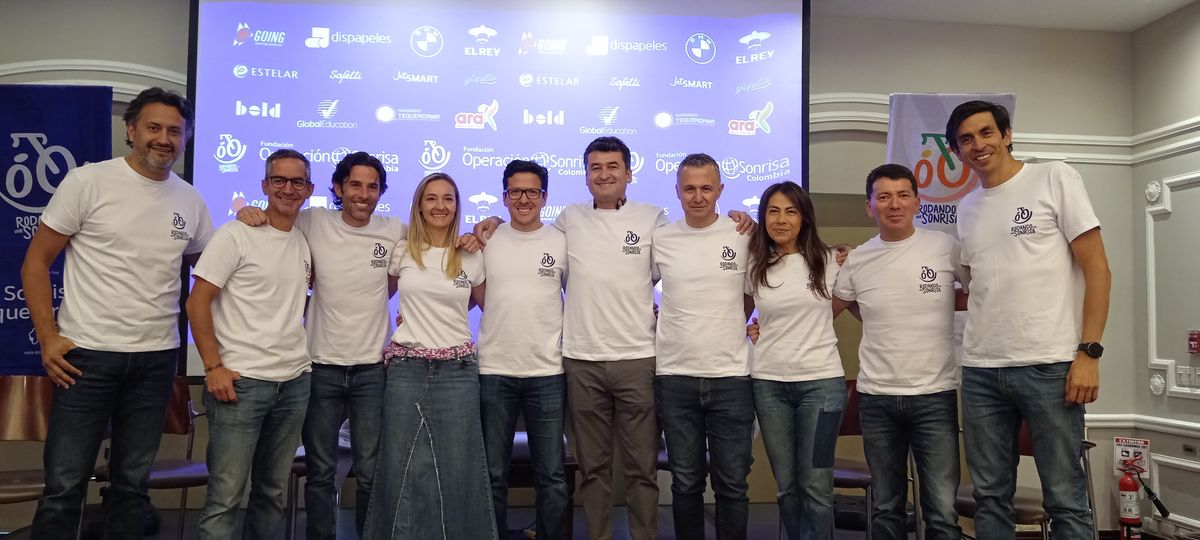 Los trece participantes de Rodando por una Sonrisa recorrerán más de 1.000 km por Colombia para transformar vidas infantiles.