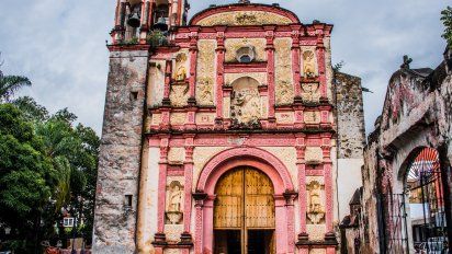 Desde Ciudad de México podemos encontrar sitios de gran valor histórico, místicos, naturaleza y rincones como este en Cuernavaca.