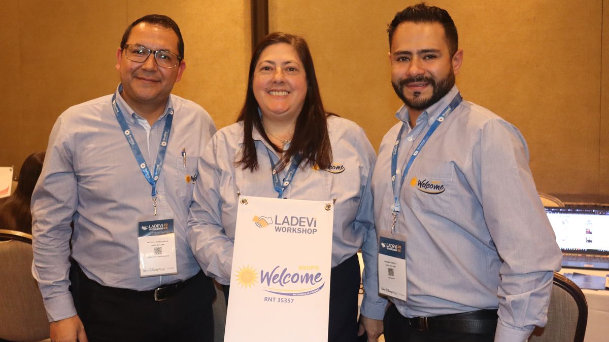 Andrés Bruce, director de la oficina de Bogotá de Grupo Welcome y equipo en el marco del Ladevi Workshop.