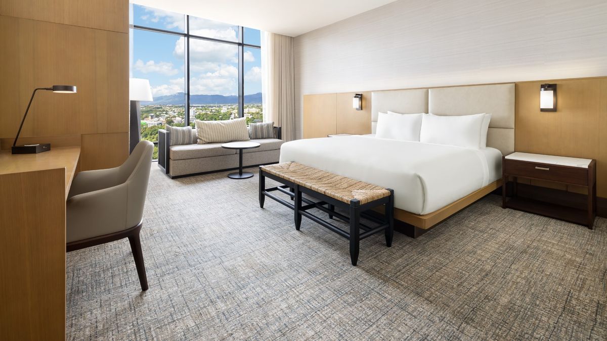 Las amplias habitaciones del Hotel Santiago brindan mayor confort y unas espectaculares vistas a la ciudad.