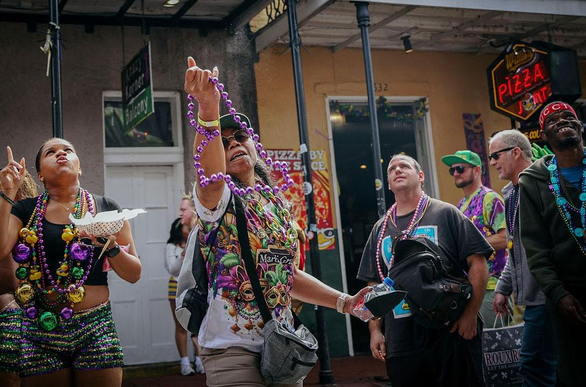 Mardi Gras 2027: el carnaval de Nueva Orleans sobresale por los desfiles, carrozas y collares antes de la Cuaresma. Se celebra con música, máscaras y mucha comida típica.