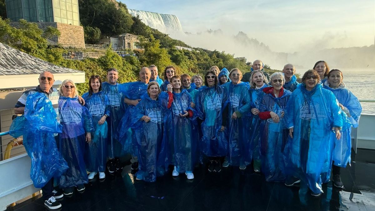 Las salidas grupales de Juan Toselli contemplan visitas a maravillas icónicas.