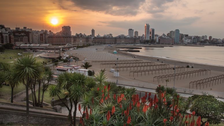 El 44% del arribo total de turistas a Mar del Plata corresponde al rango etario de 18 a 39 años.