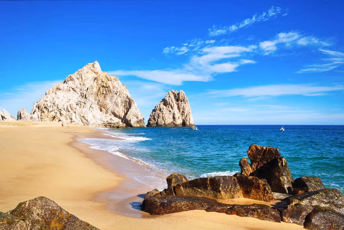 Los Cabos es uno de los destinos preferidos por la comunidad LGTBIQ+ en M&eacute;xico.