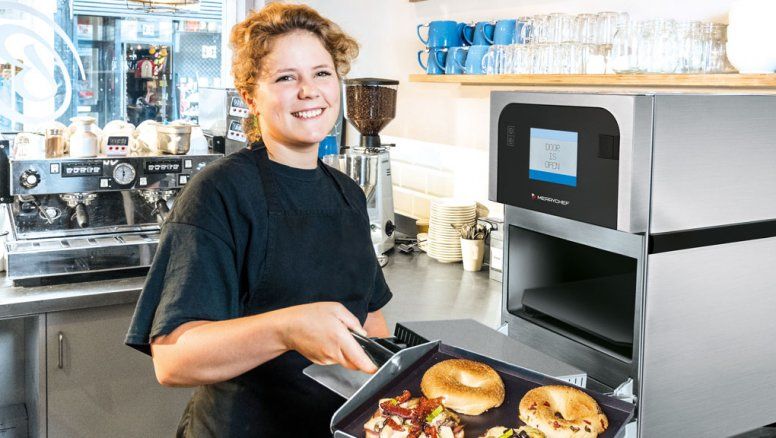 Equipamiento de restaurantes: Sistema Welbilt FitKitchen, que comnina dos hornos con una máquina de café.&nbsp;